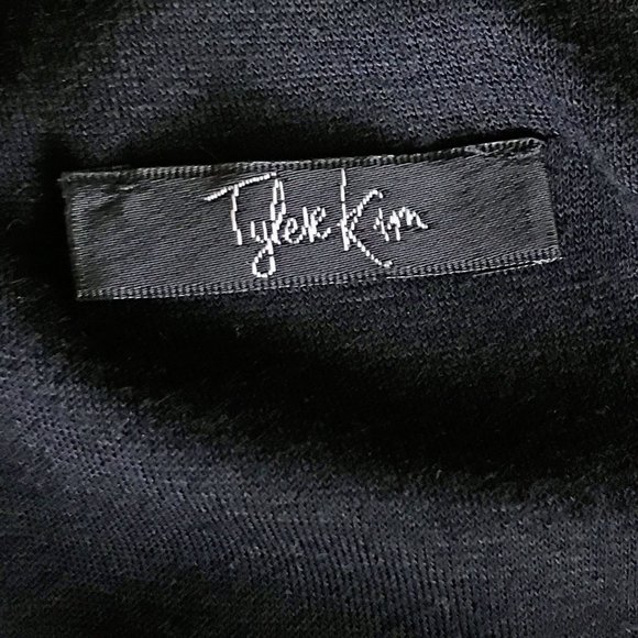 Tyler Kim watercolor sleeveless blouse - Picture 8 of 8